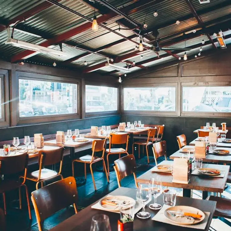 Moruno, Los Angeles, CA