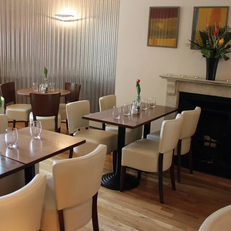 L'Amorosa, London, 