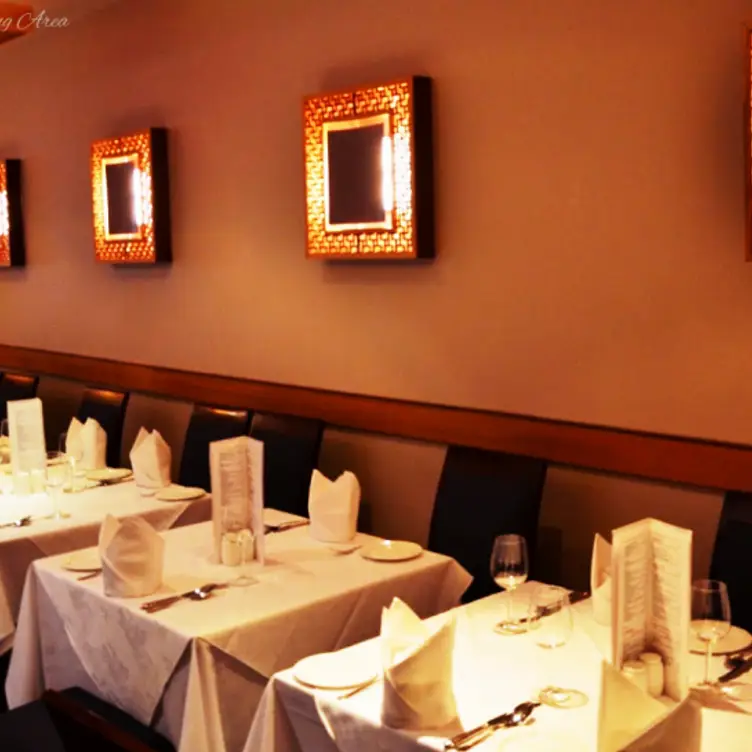Kosturi, Bromley, Greater London