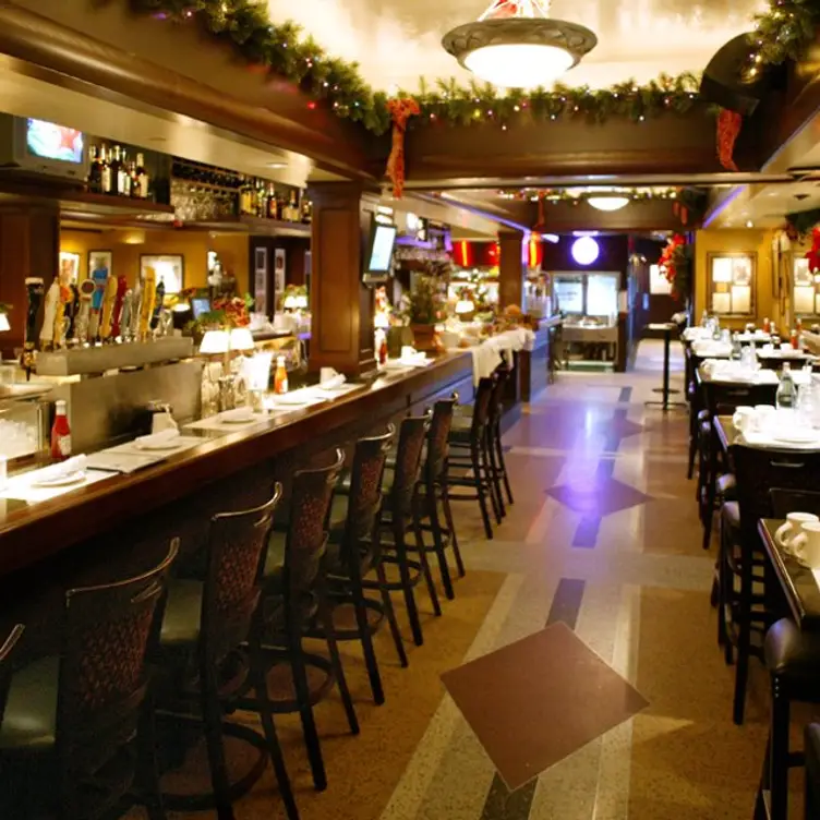Ikes - Ike's Food & Cocktails - Minneapolis - Permanently Closed, Minneapolis, MN