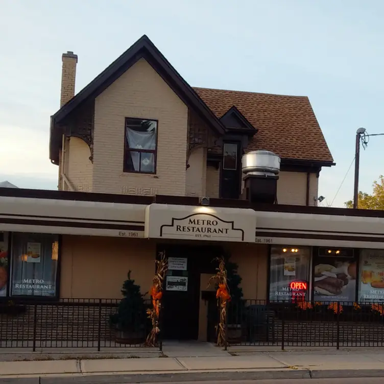 Metro Restaurant, Kitchener, ON
