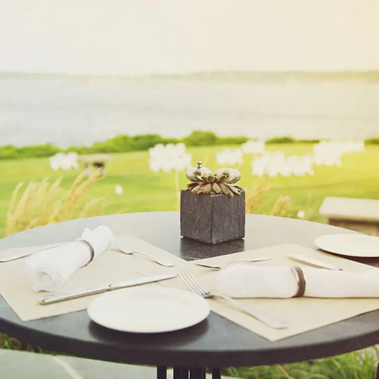 Ambiance - The Lawn Terrace at Castle Hill, Newport, RI