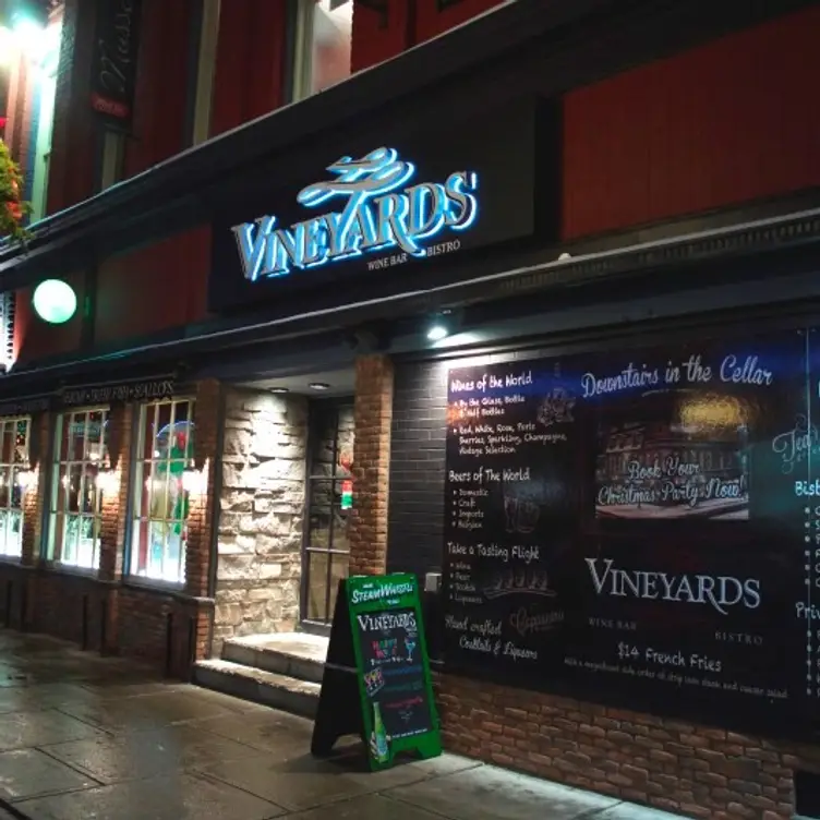 Vineyards Wine Bar & Bistro, Ottawa, ON
