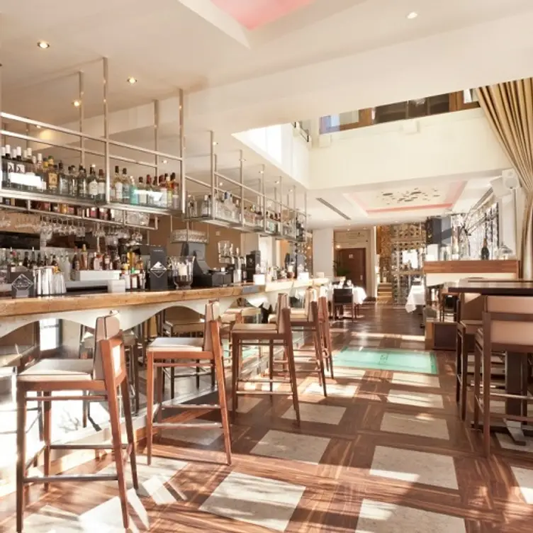 La Sala, Woodford, Greater London