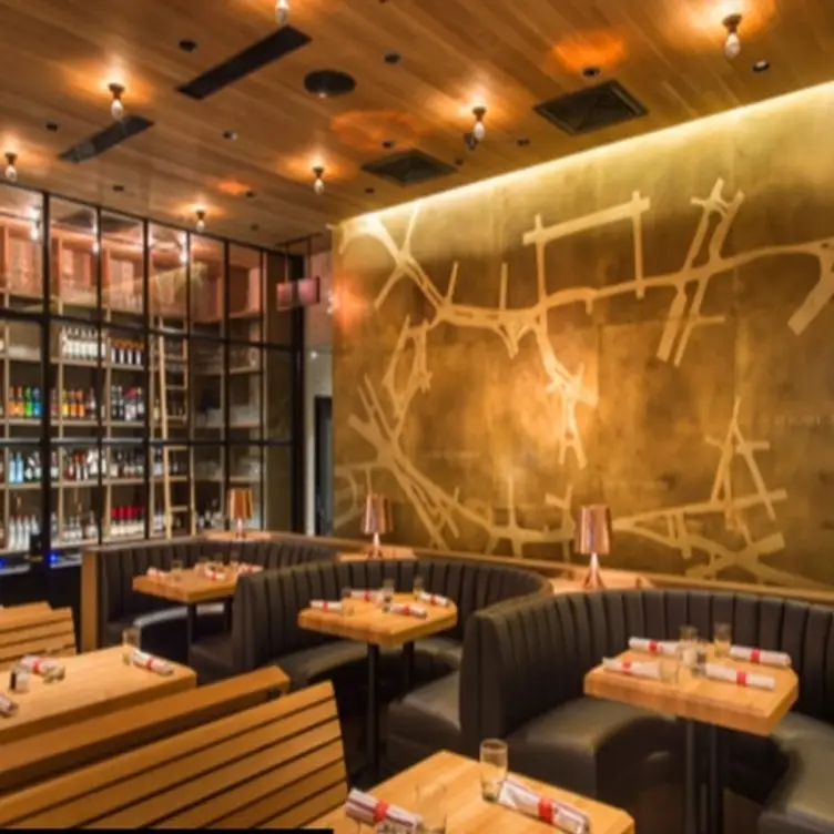 Earls Kitchen + Bar -  Assembly Row, Somerville, MA