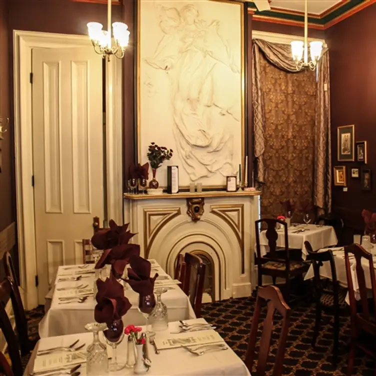 Symphony Hotel Restaurant, Cincinnati, OH