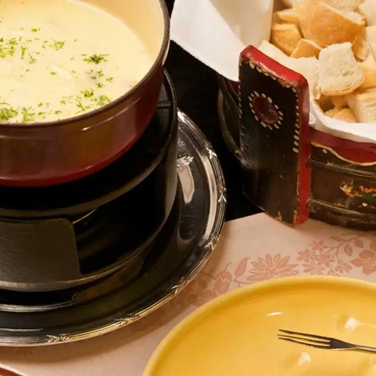 Phk-chesa-cheese-fondue-b - Chesa - The Peninsula Hong Kong, Hong Kong, Hong Kong