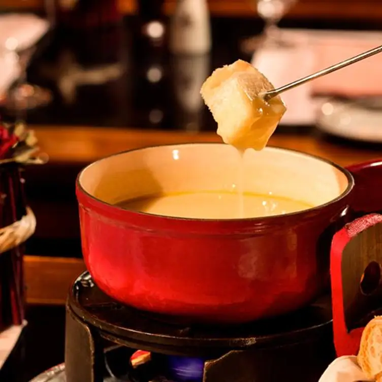Phk-chesa-cheese-fondue-a - Chesa - The Peninsula Hong Kong, Hong Kong, Hong Kong