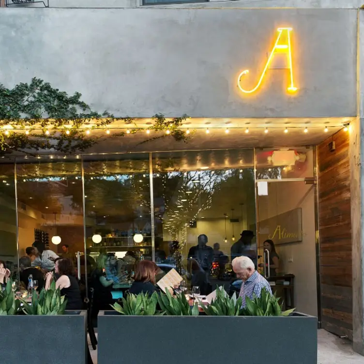 Alimento Patio - Alimento, Los Angeles, CA