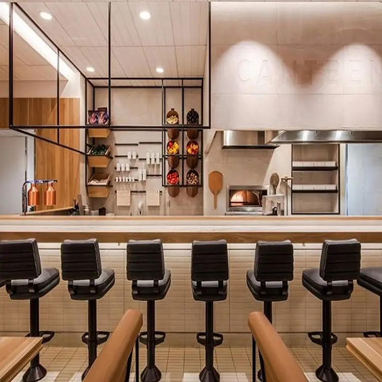 Earls - Earls Kitchen + Bar - Bankers Hall, Calgary, AB