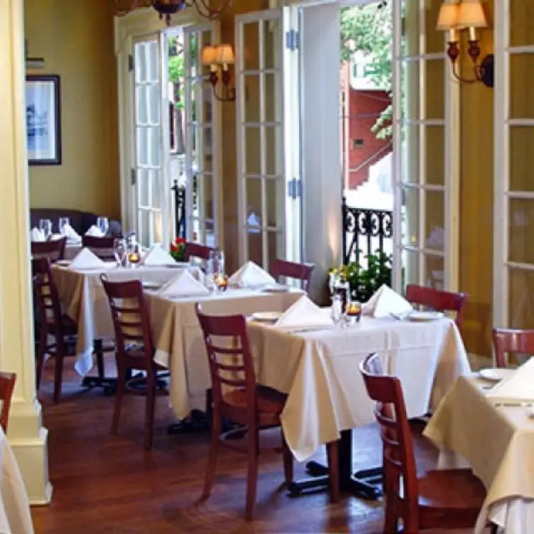 Upstairs - The Ginger Man, Greenwich, CT