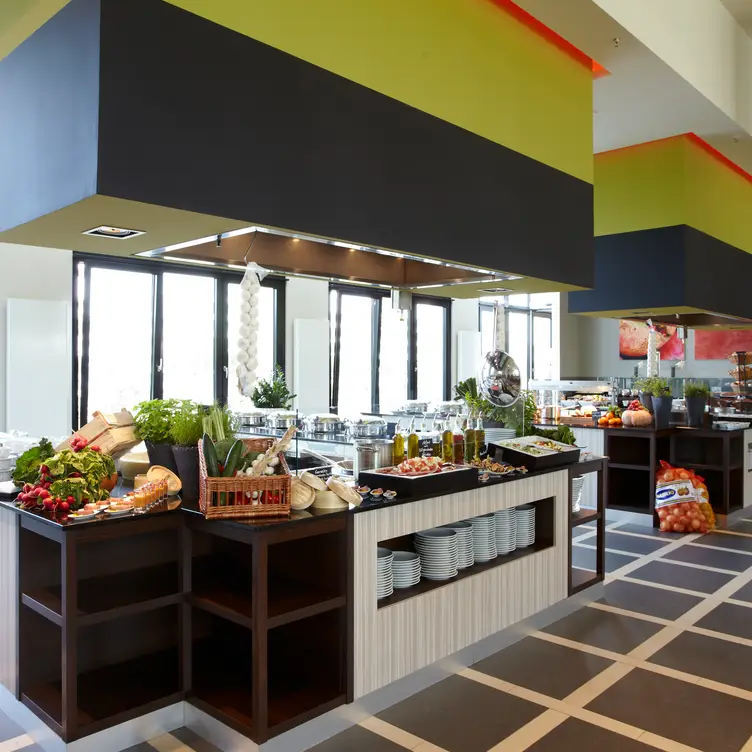 Brunch Leonardo Royal Hotel Munich - Vitruv im Leonardo Royal Hotel Munich, München, BY