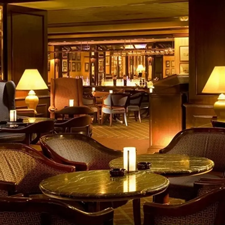 St George's Bar - Hilton Tokyo, Shinjuku-ku, Tokyo