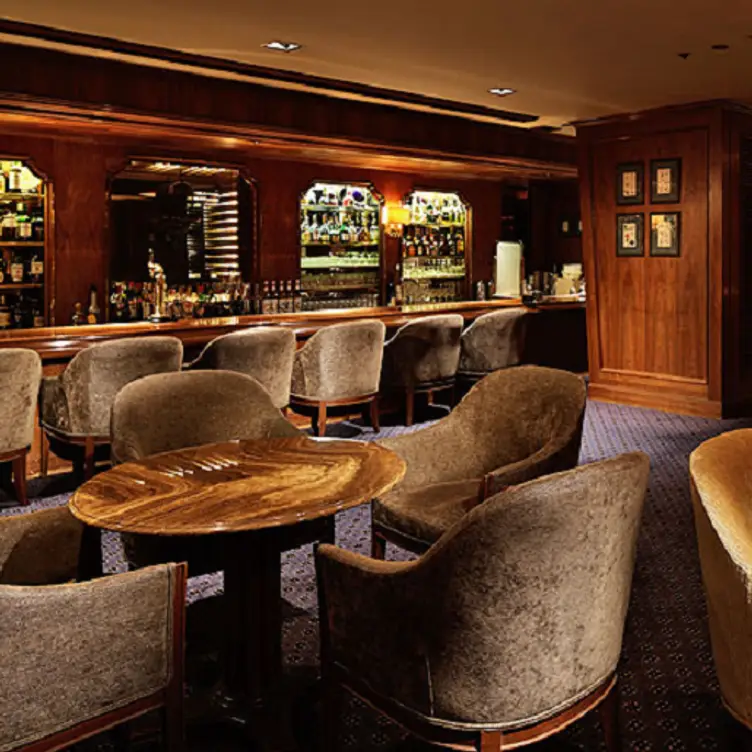 Main Bar Essex - Kyoto Century Hotel, Kyoto-Shi,Shimogyo-Ku, Kyoto
