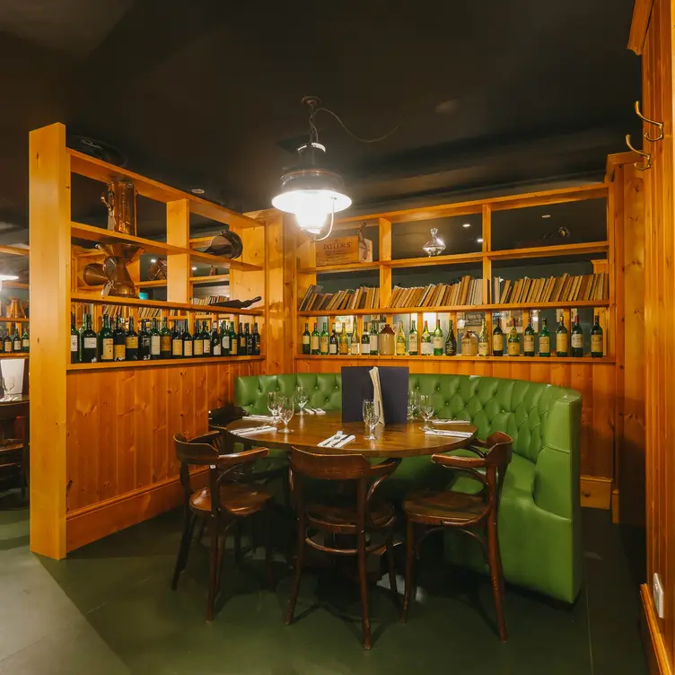Bottlescrue, London, 