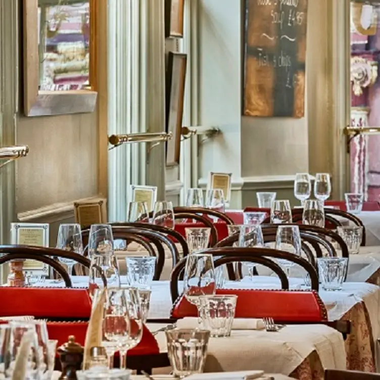 Luc's Brasserie, London, 