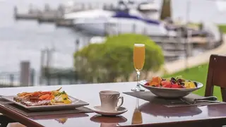 Una foto del restaurante 240° West