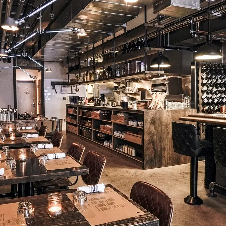 CLEAVER, Calgary, AB