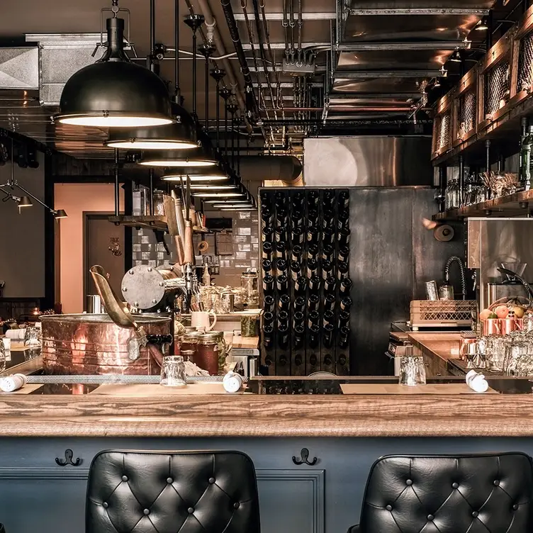 CLEAVER, Calgary, AB
