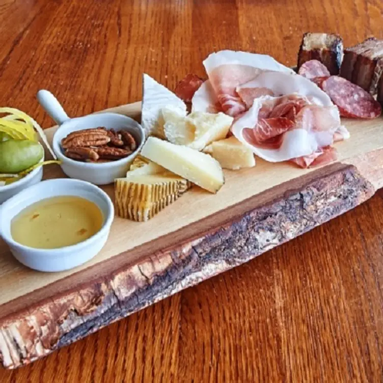 Farro Ristorante, Maple, ON