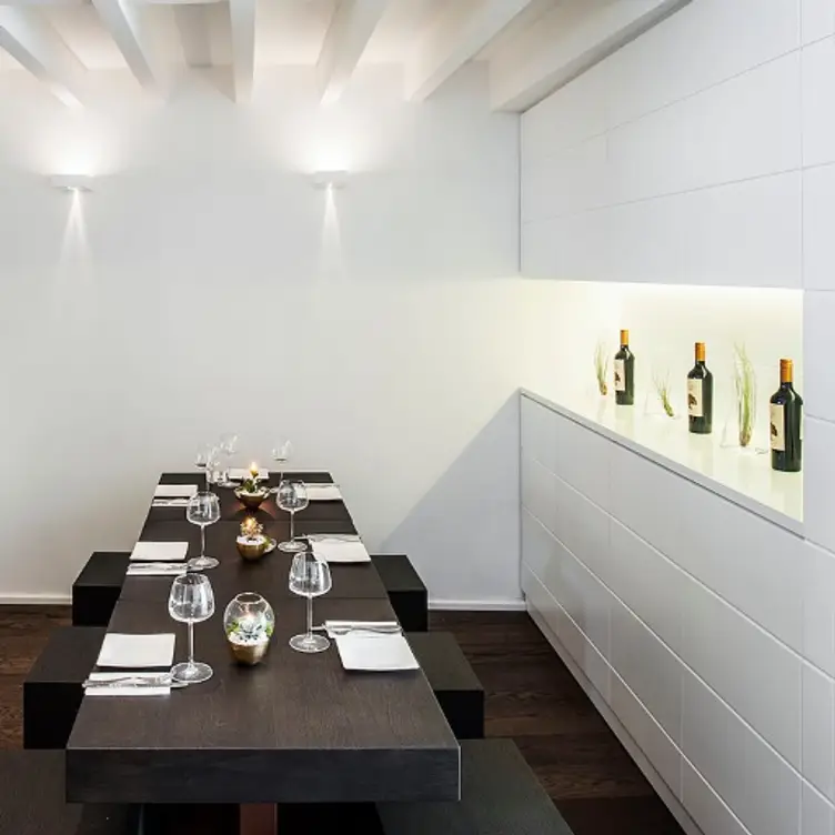 Acqua7, London, 