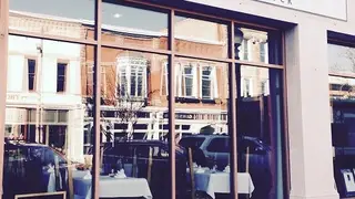 Una foto del restaurante Butch's Dry Dock