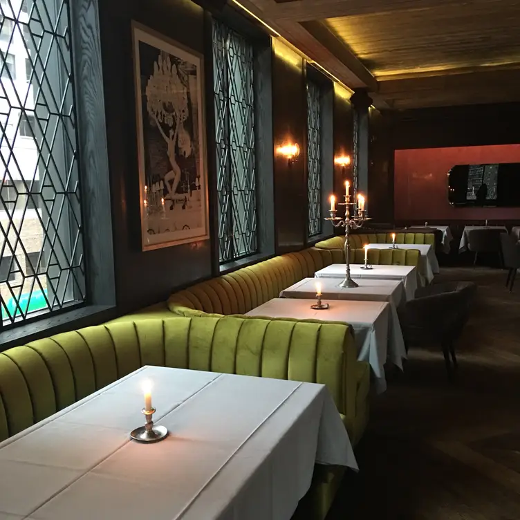 Maple & Ash, Chicago, IL