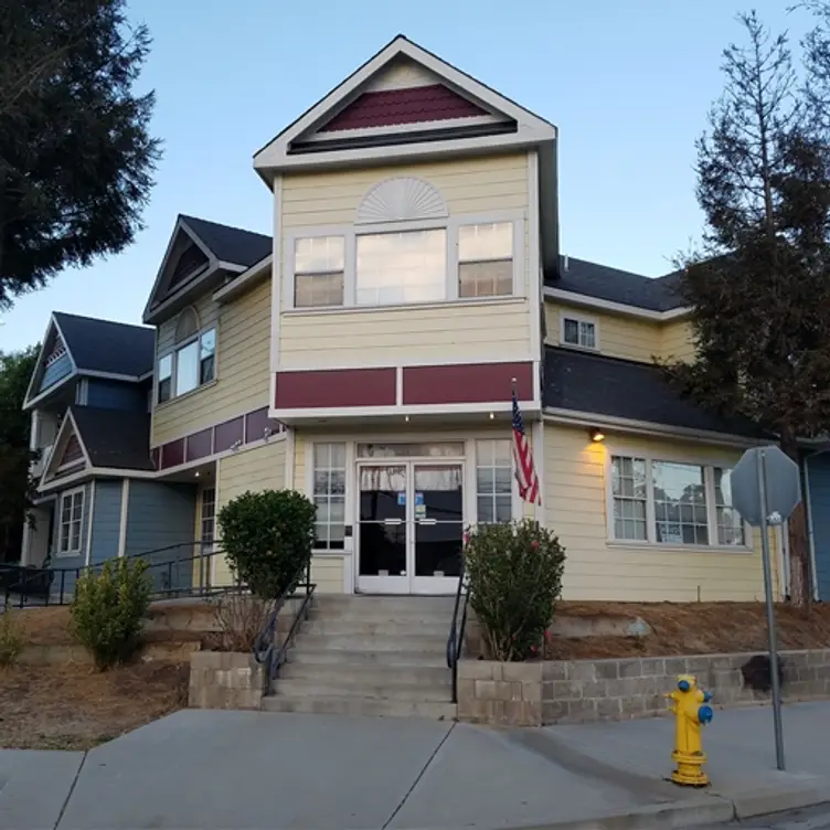 The Burton House and Grill - Permanently Closed, Nipomo, CA