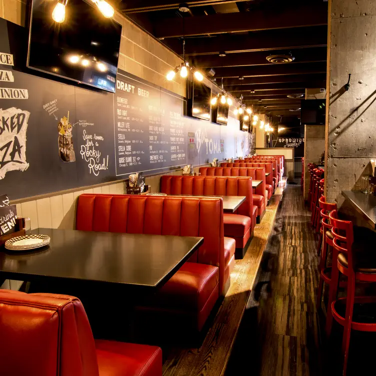 Bar Toma - Permanently Closed, Chicago, IL