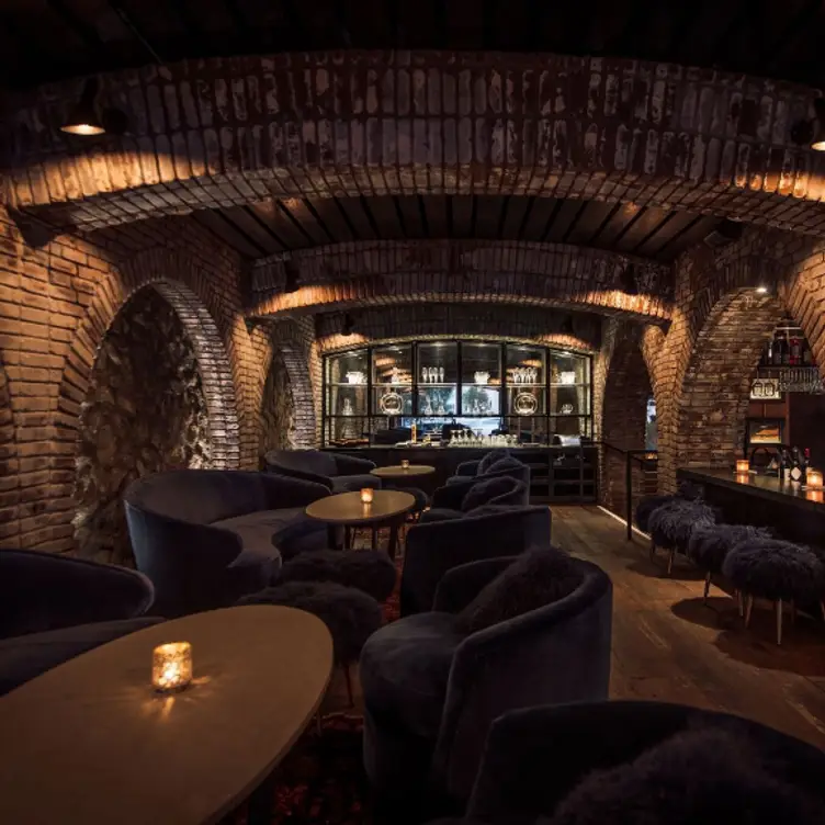 Bianconi, Los Angeles, CA