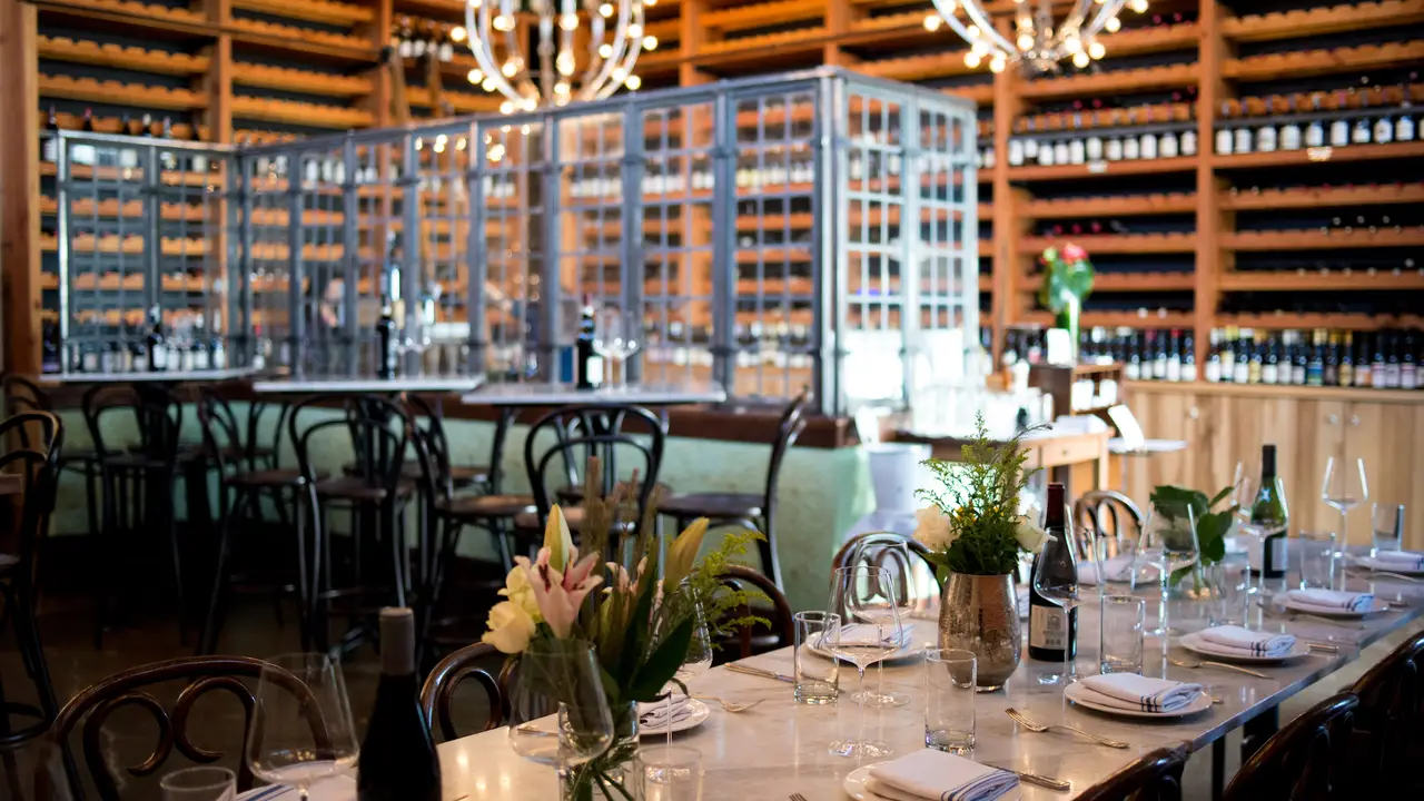 Les Marchands - Permanently Closed, Santa Barbara, CA