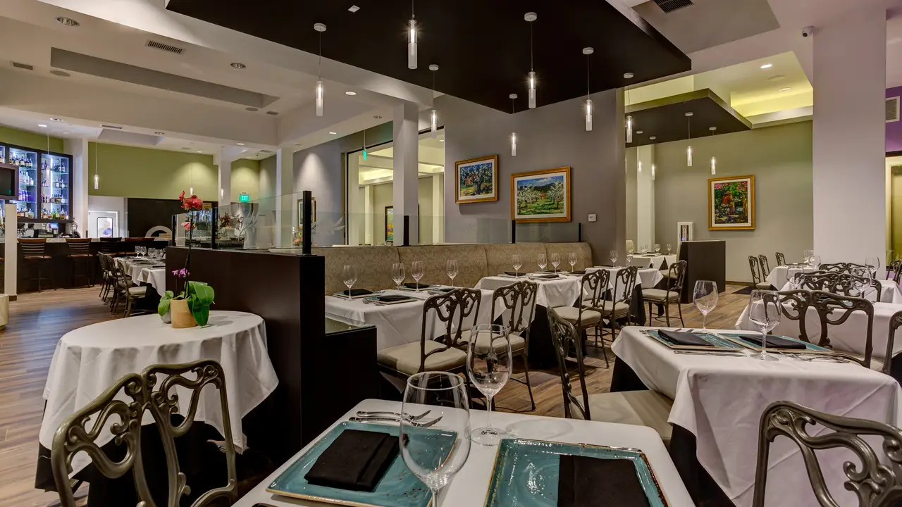 Ravello Bar & Grill, Whittier, CA