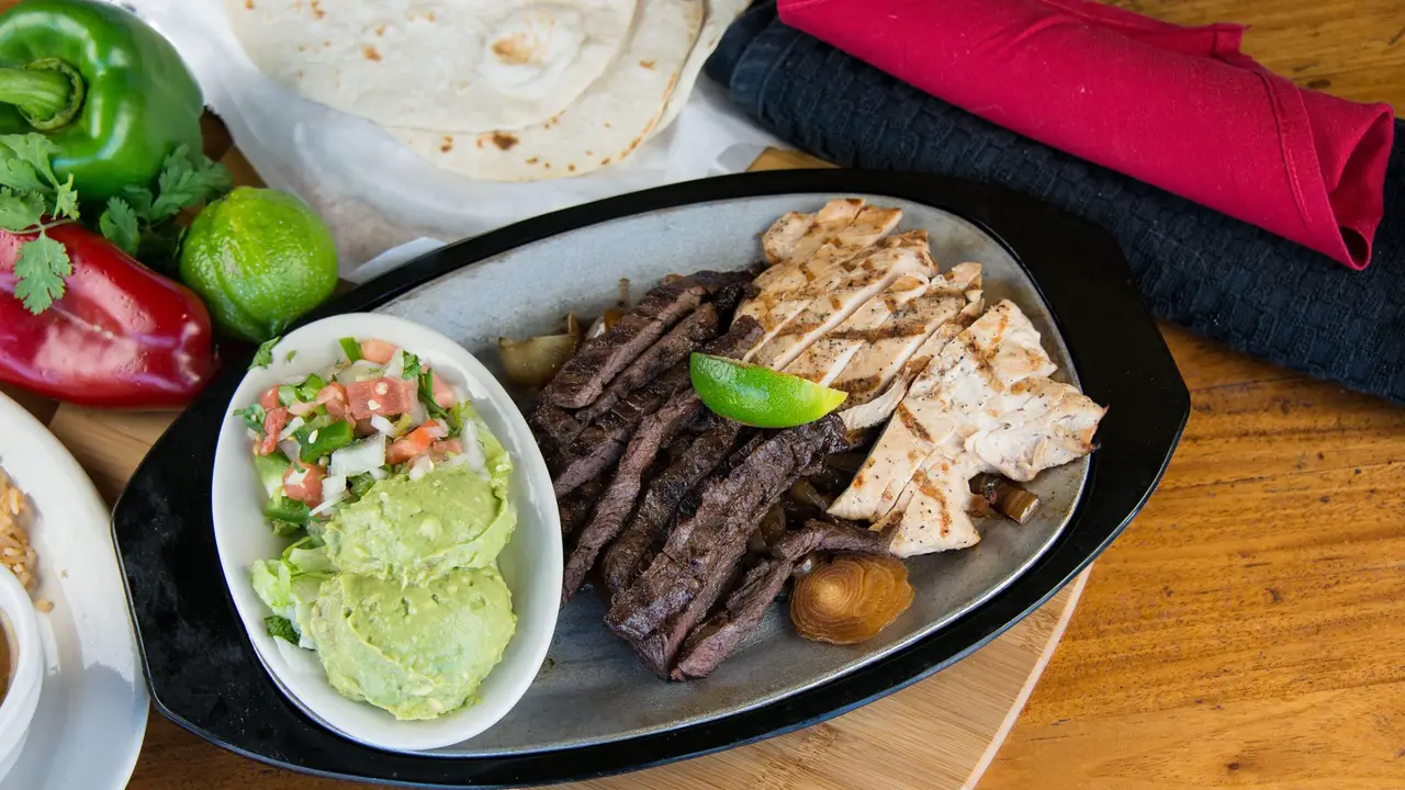 Victor's Mexican Grille - Victor's Mexican Grille, Richmond, TX