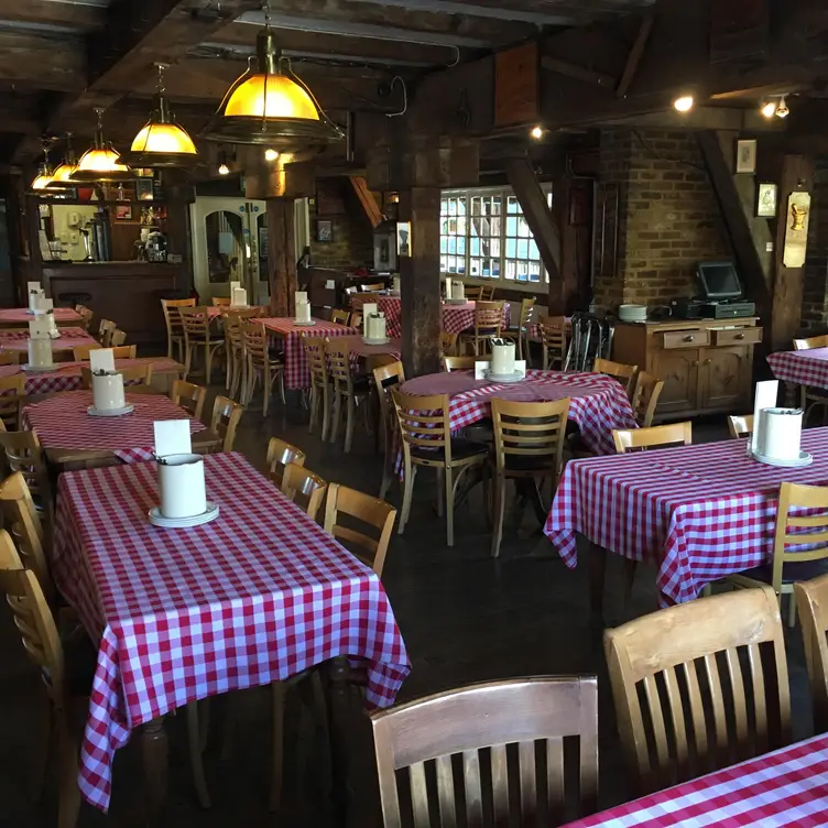 Dickens Inn Pizza, London, 