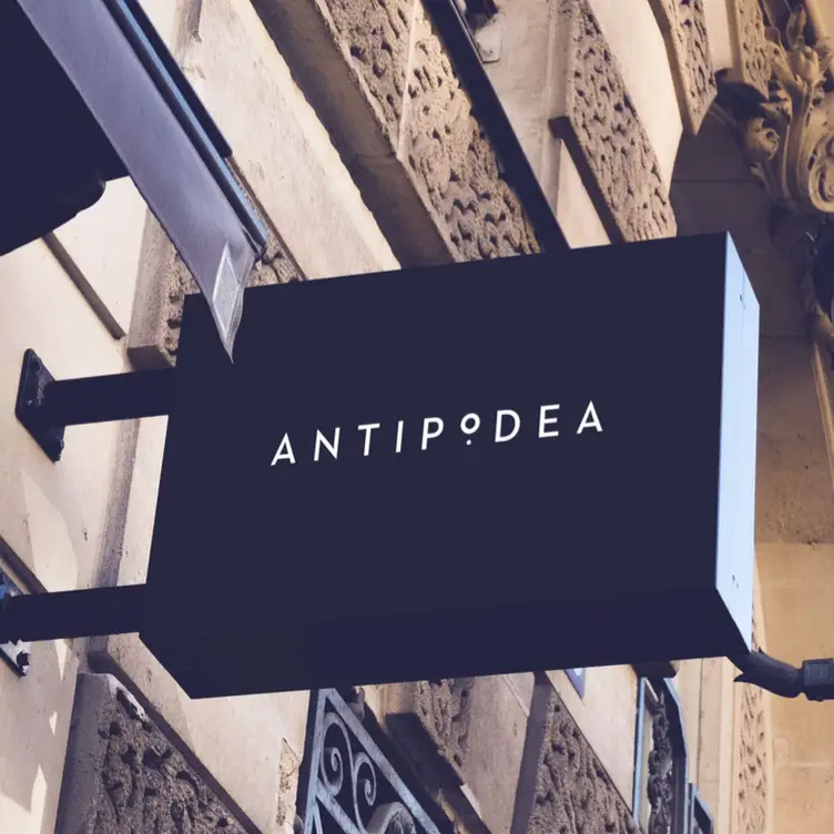 ﬁ - Antipodea - Kew, London, 