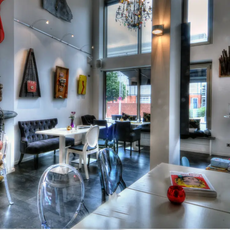 Kunstkantine Blick Zum Ausgang - Nissis Kunstkantine, Hamburg, HH