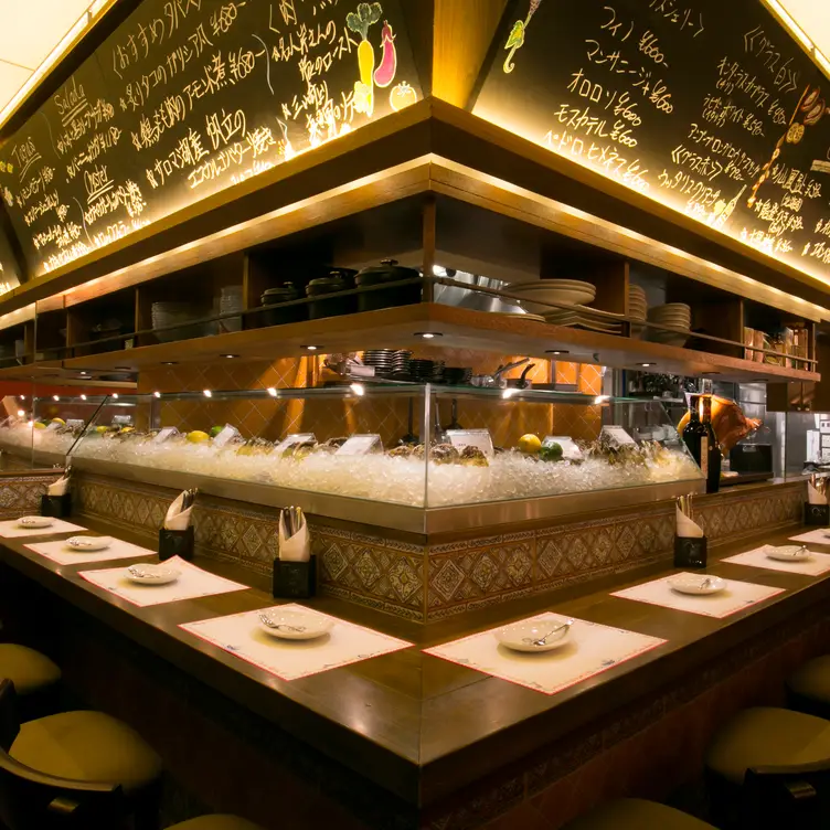 新橋内観 - Ostrea Shinbashi, 港区, 東京都