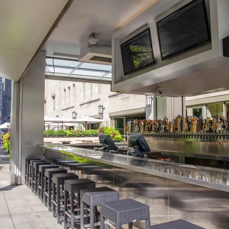 Howells & Hood - Permanently Closed, Chicago, IL