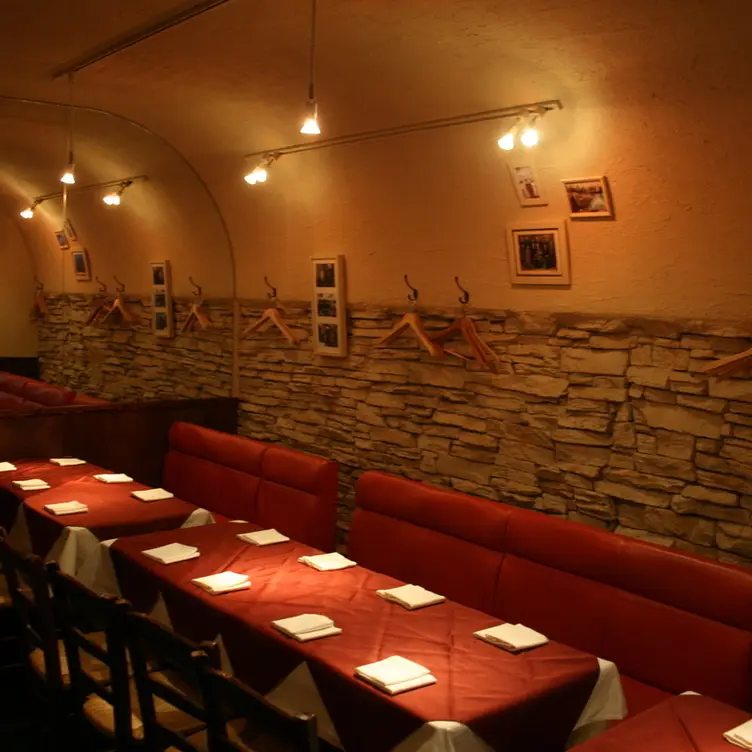 Maison de la Bourgogne, Shinjuku-Ku, Tokyo