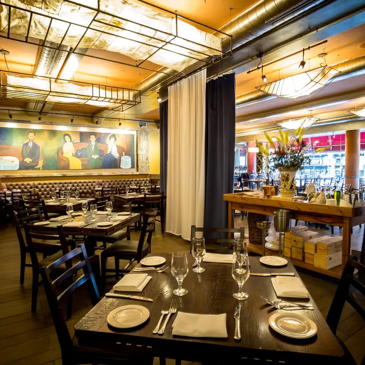 Private Space - Coco Pazzo Café, Chicago, IL