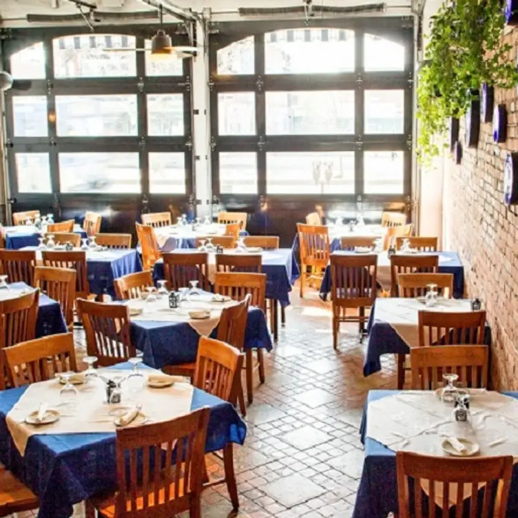 Yiannis Taverna, Edmonton, AB