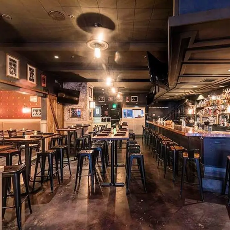 Rock & Reilly's - Permanently Closed, Los Angeles, CA