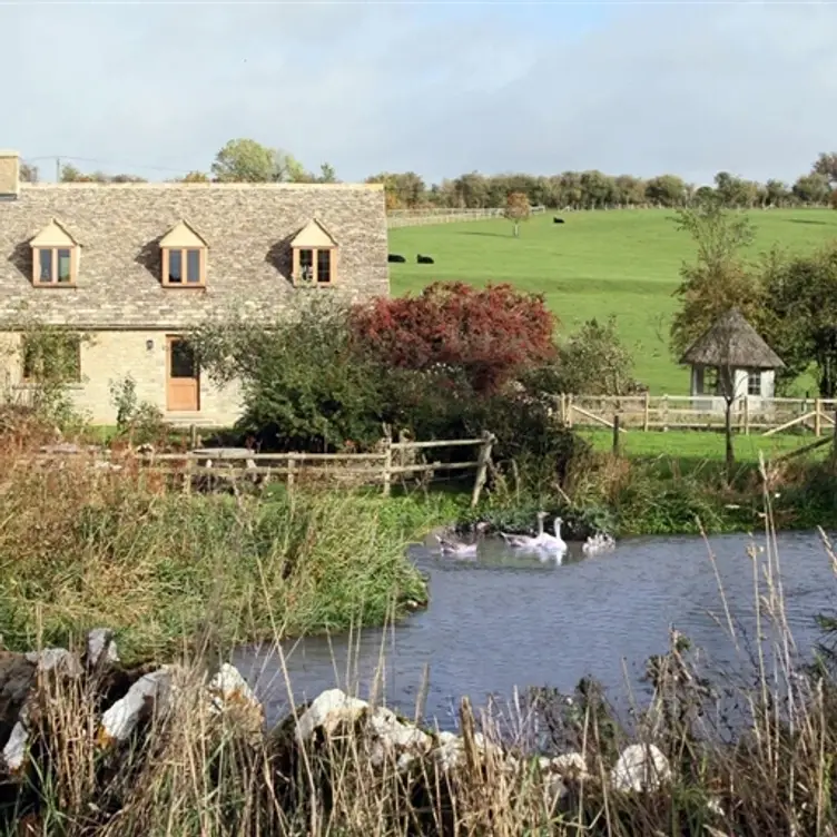 The Swan Inn - Swinbrook, Swinbrook, Oxfordshire