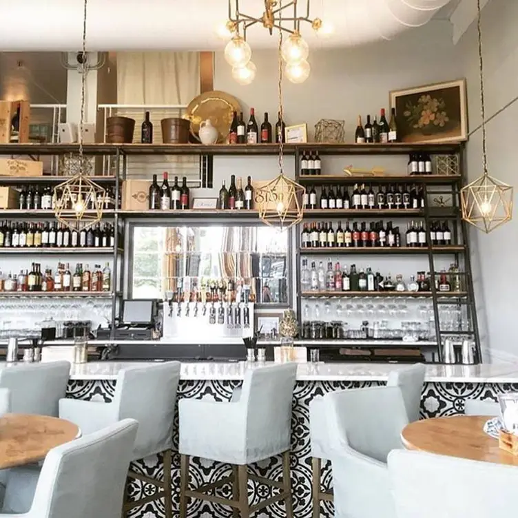 Magnolia Wine Kitchen - Magnolia Wine Kitchen - Permanently Closed, Des Moines, IA