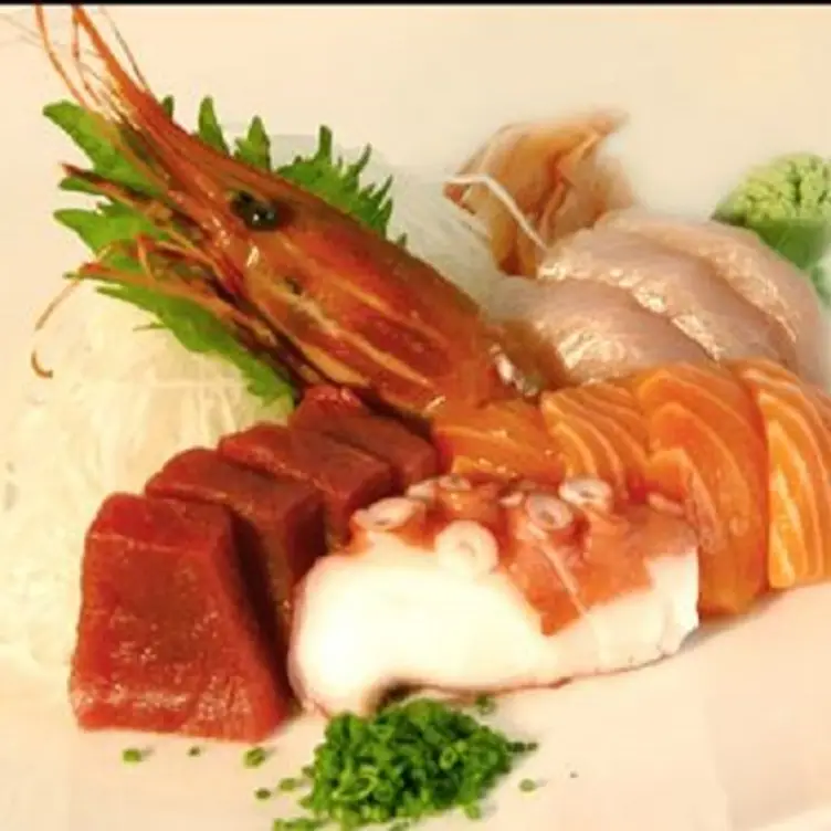 Rise Sushi & Sake Lounge, Chicago, IL