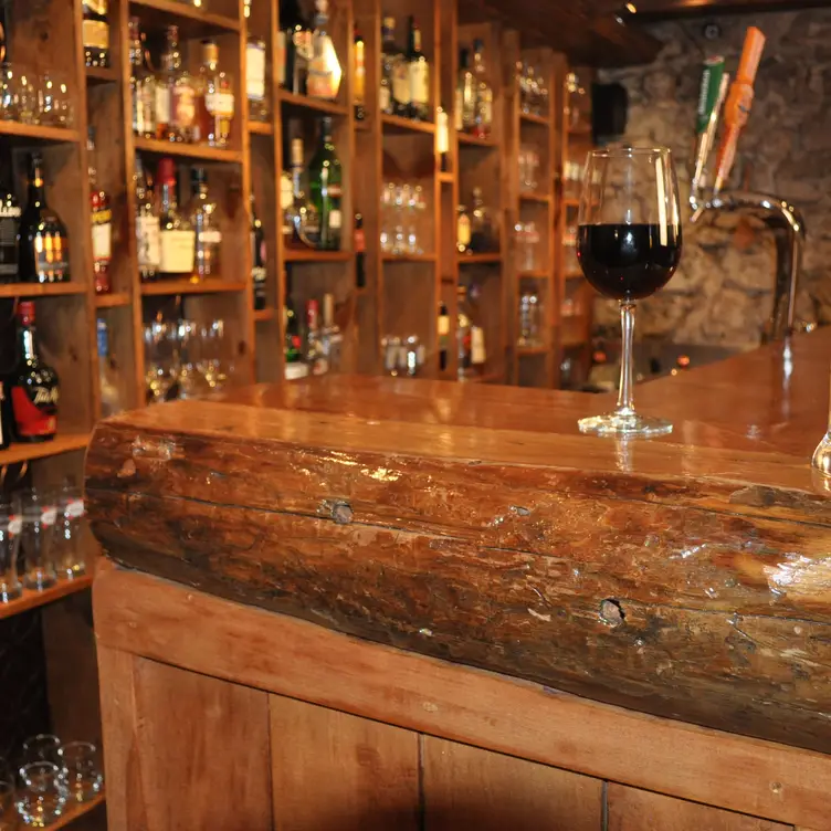 Bar - Enver's of Morriston, Morriston, ON