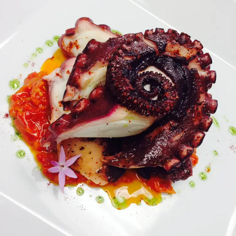Tentaculo De Pulpo Espanol A La Gallega - Cayo Blanco, San Juan, PR