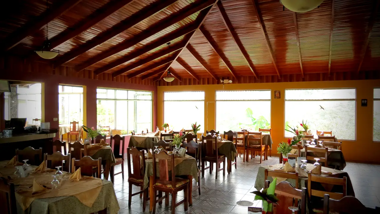 Interior - Fusion Grill Restaurant Alajuela El Castillo