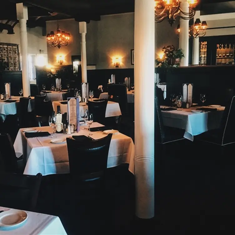 Sheldon Inn Restaurant & Bar, Elk Grove, CA