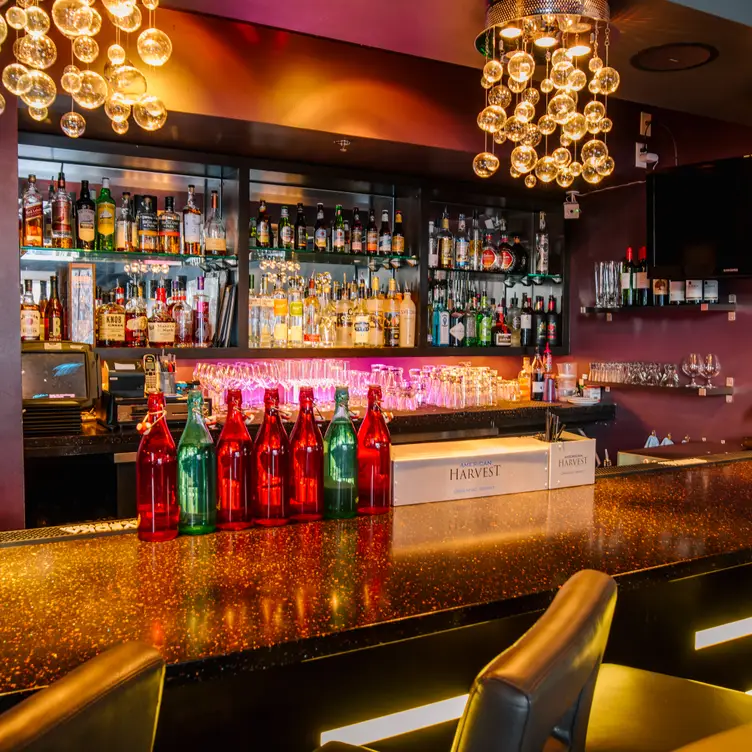 Bar - Vinue Wine Bar, Denver, CO